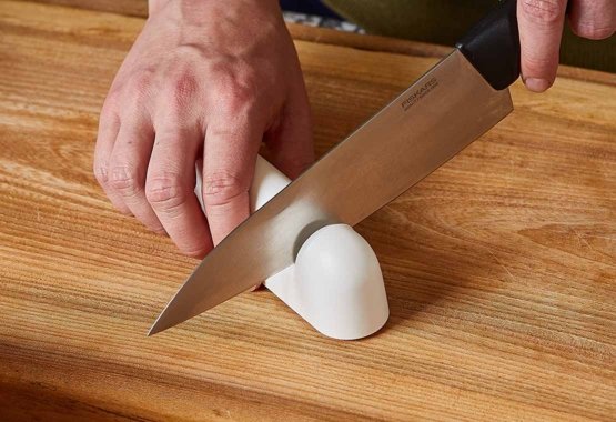 Poznaj różne techniki ostrzenia noży